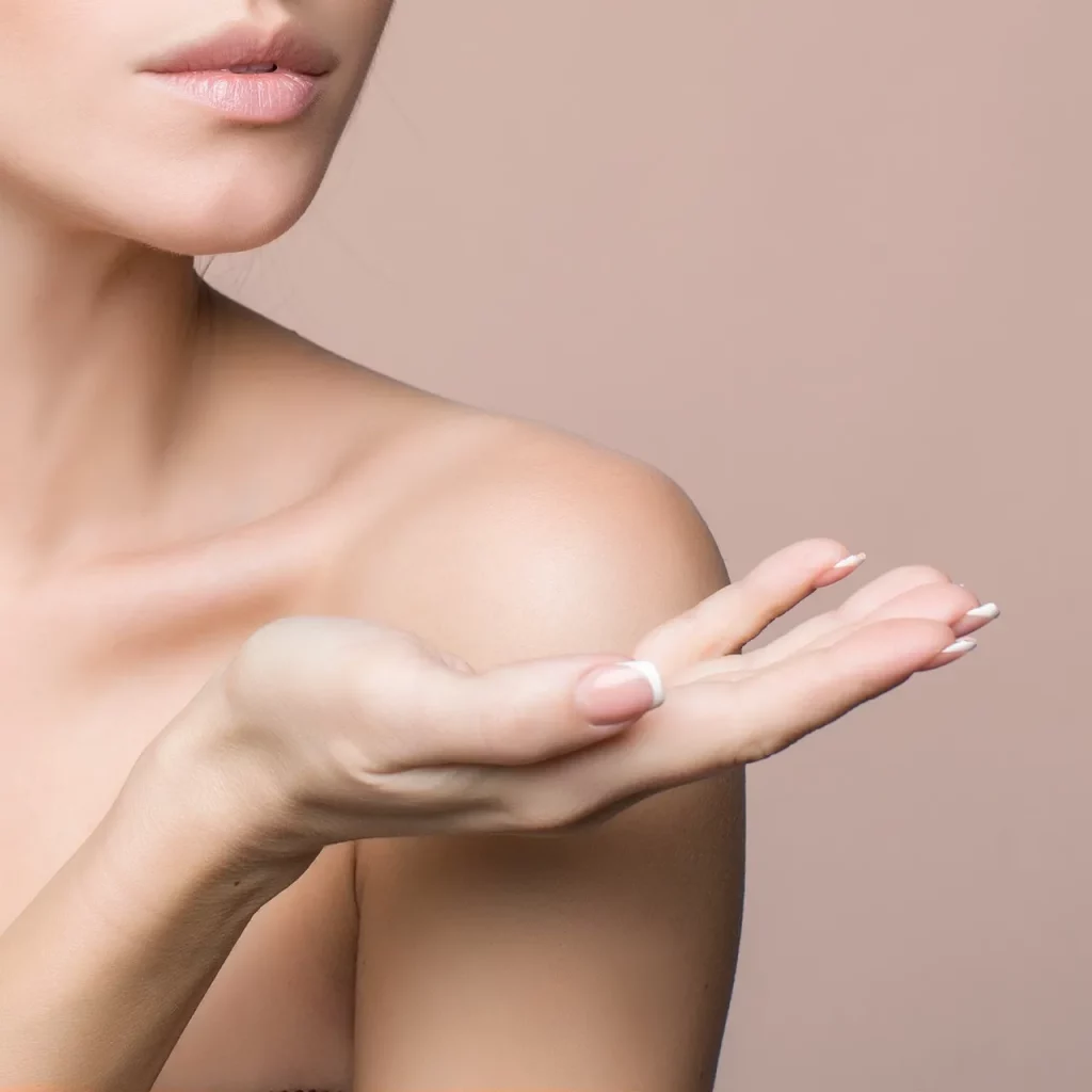 Kosmetikstudio Straubing Kristina Menger Symbolbild Beauty schöne Haut gepflegte Hände